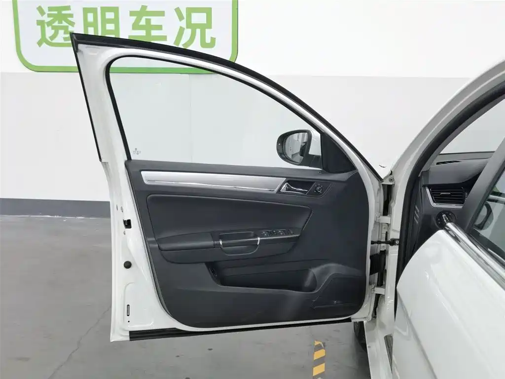 Volkswagen Bora 2015 1.6L AT Comfort