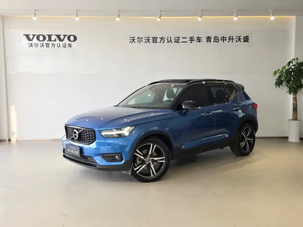Купить Volvo XC40