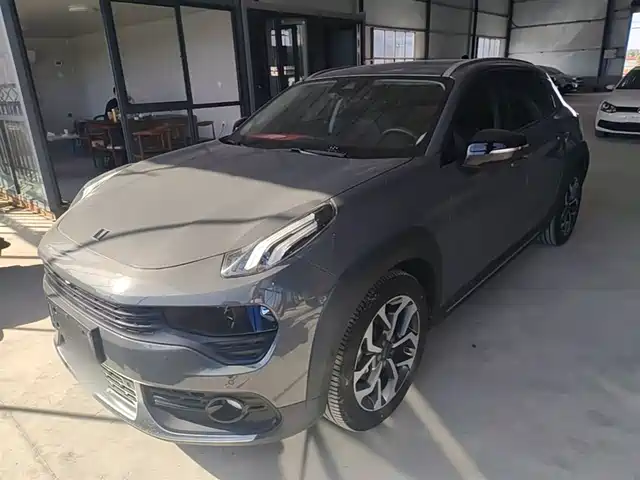 2020 Lynk & Co 02