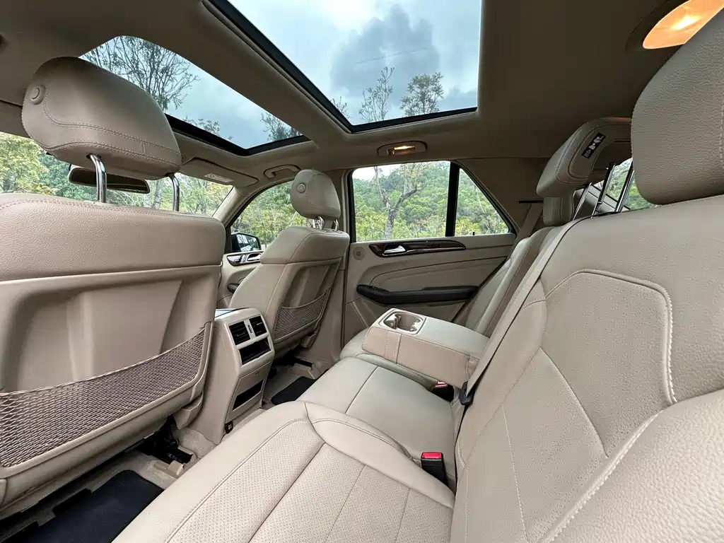 Mercedes-Benz M-Class — миниатюра 6