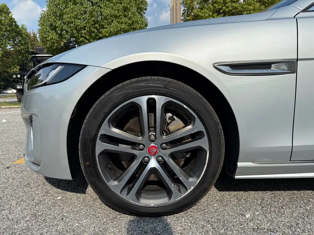 Jaguar XEL 2022 2.0T 200PS R-DYNAMIC Sport