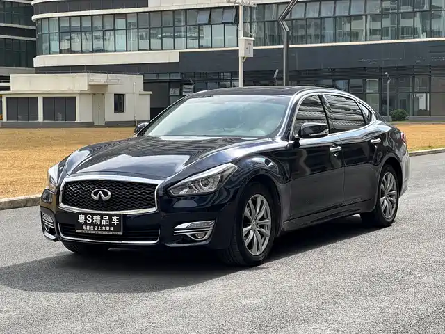 INFINITI Q70 2018