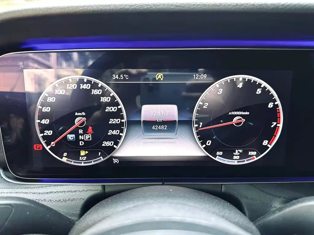 Mercedes-Benz E-Class (Import) — миниатюра 6