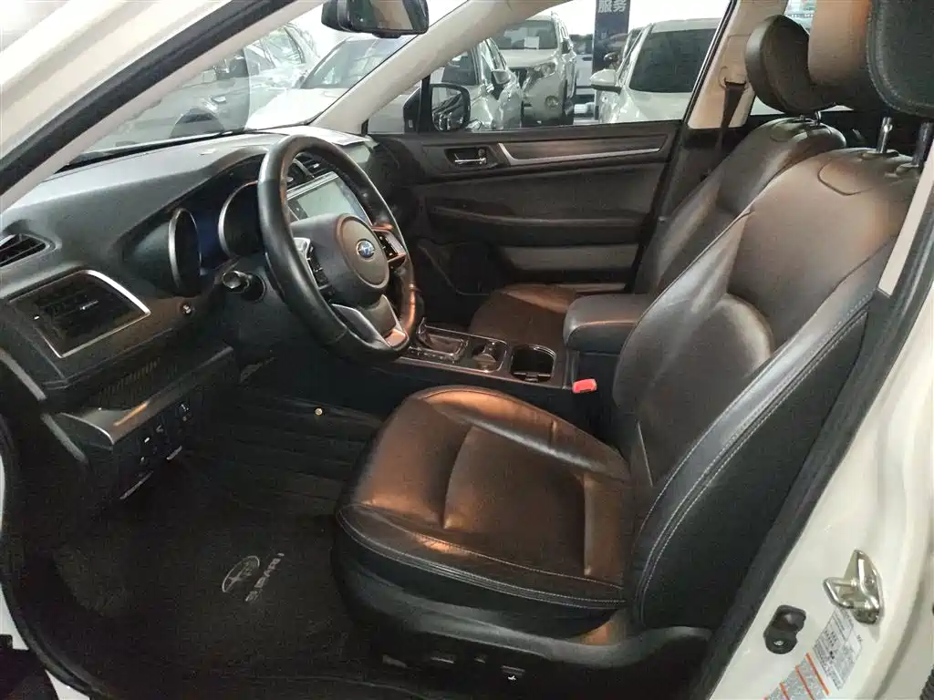 Subaru Legacy - фото 11