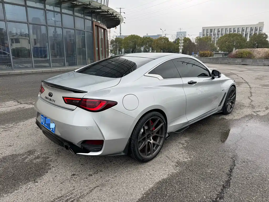 INFINITI Q60