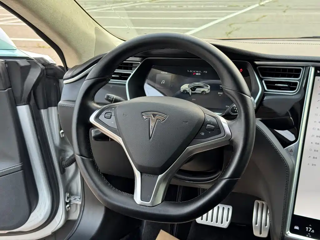 Tesla Model S — миниатюра 14