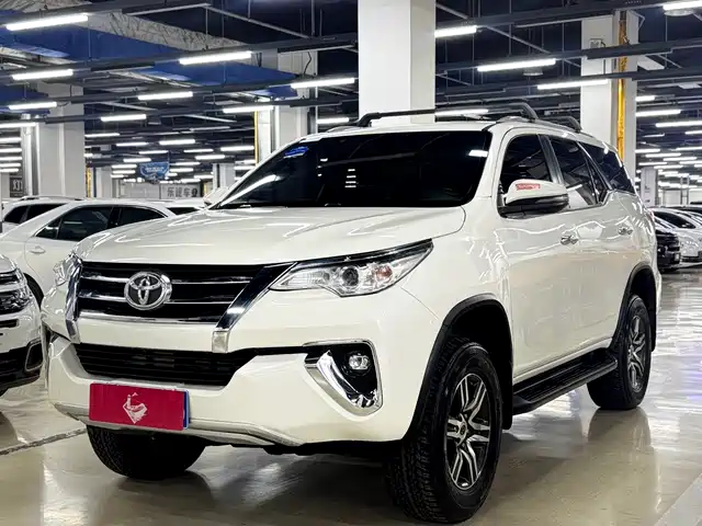 TOYOTA FORTUNER 2018