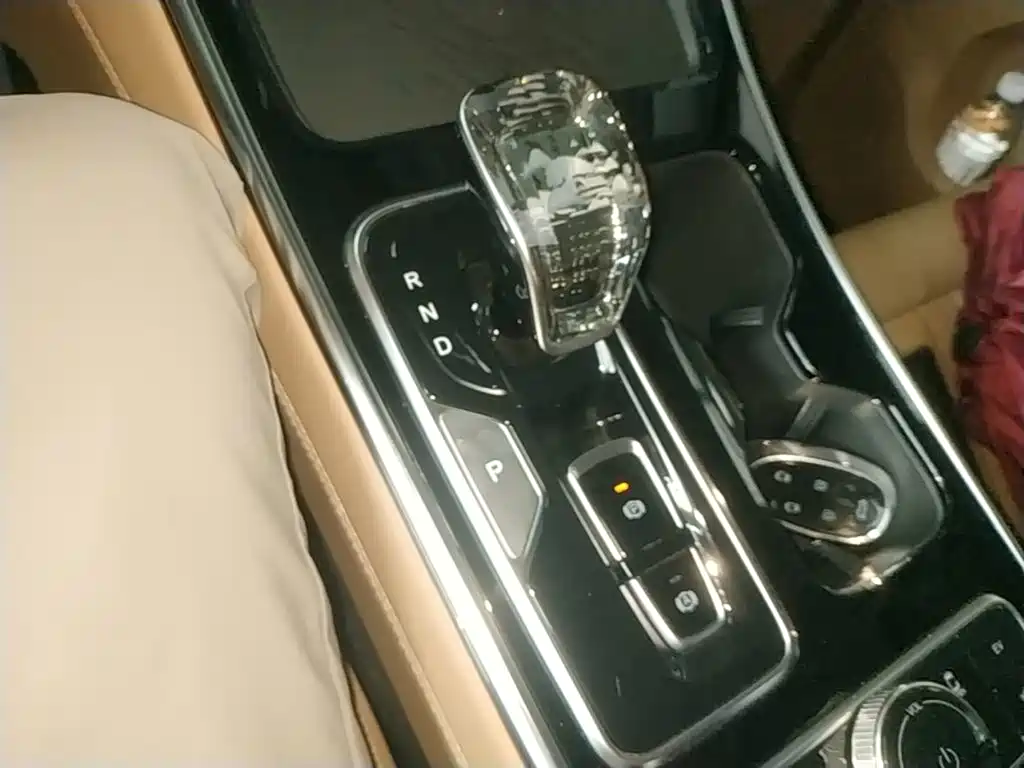 JAC Refine Refine RF8 PHEV — миниатюра 14