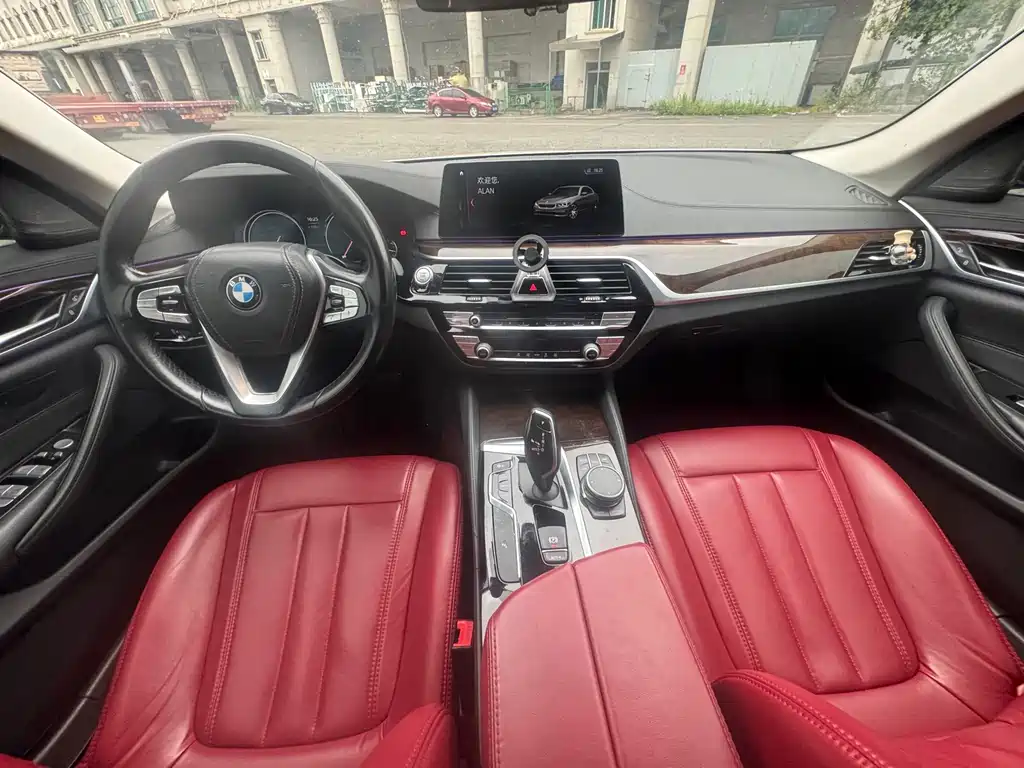 BMW 5 Series — миниатюра 6