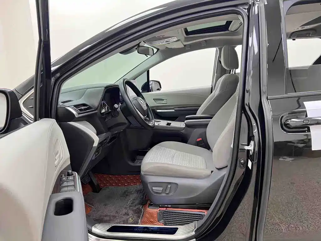 Toyota Sienna 2023 2.5L Comfort