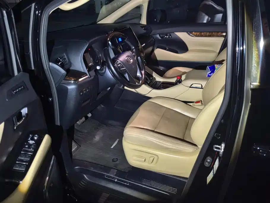 Toyota Alphard 2021 2.5L Luxury