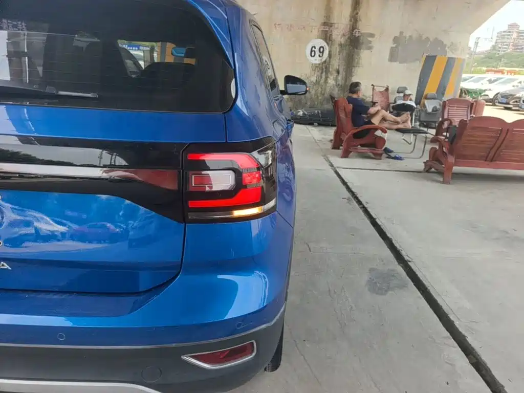Volkswagen Tacqua 2020 1.5L AT