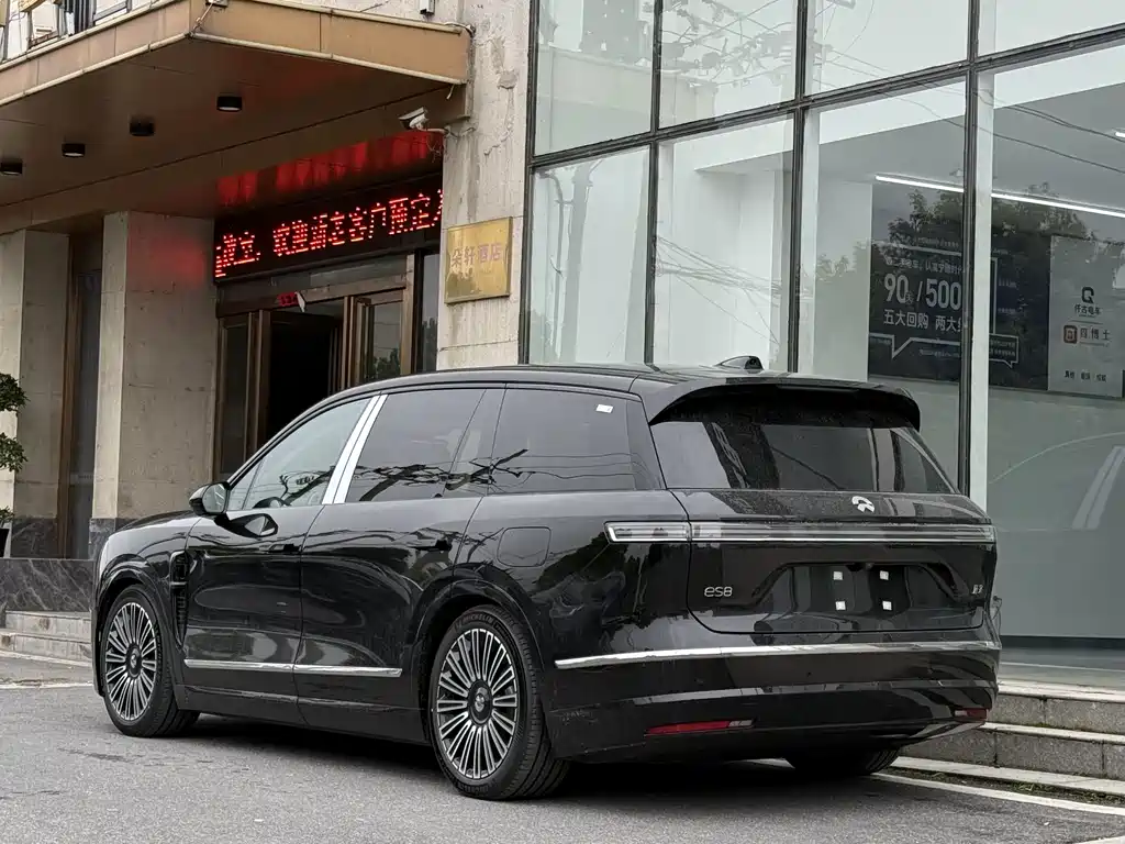 NIO ES8 2026 мест Executive Luxury