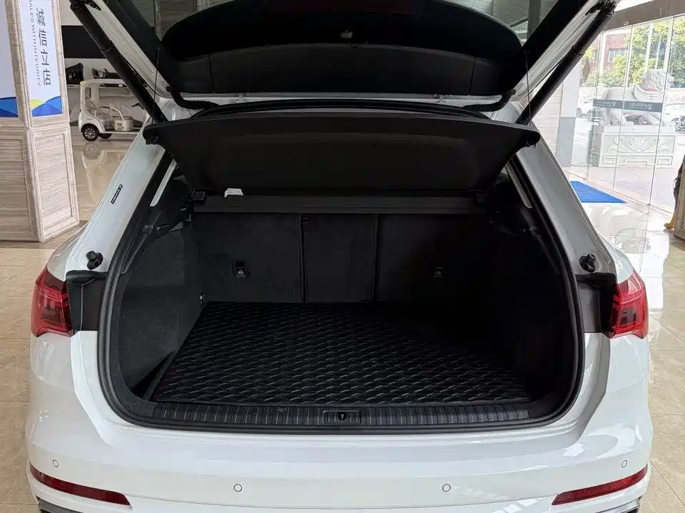 Audi Q3 2023 35 TFSI (1.4T)