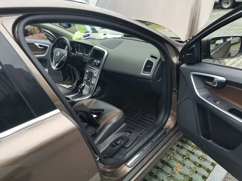 Volvo XC60 — миниатюра 18