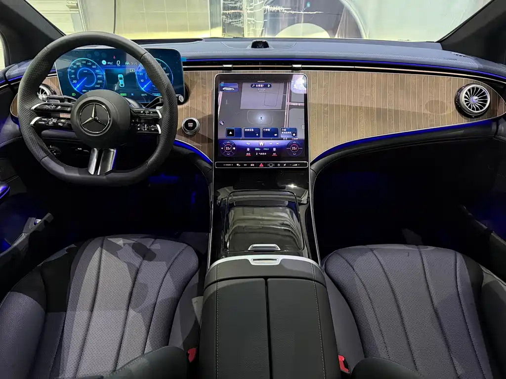 Mercedes-Benz EQE — миниатюра 13