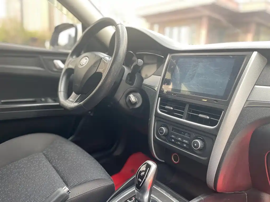 Bestune B30EV — миниатюра 16