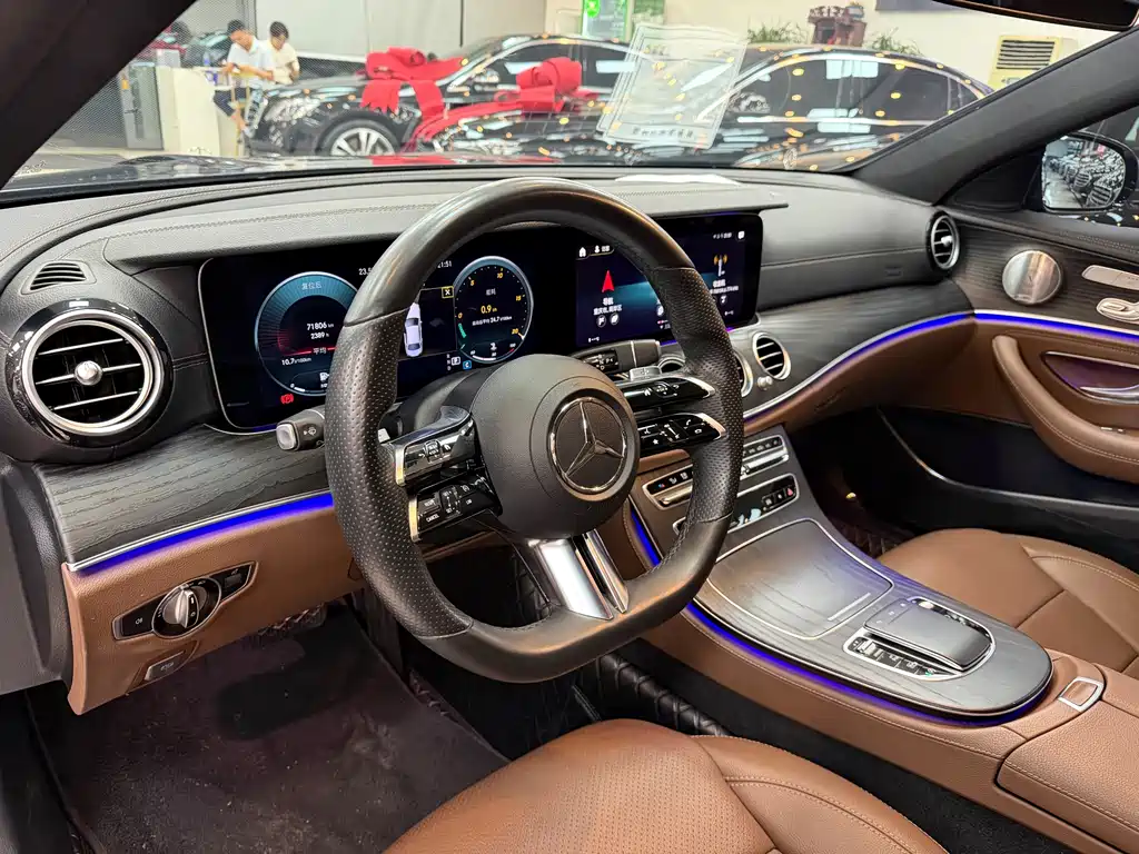 Mercedes-Benz E-Class — миниатюра 12