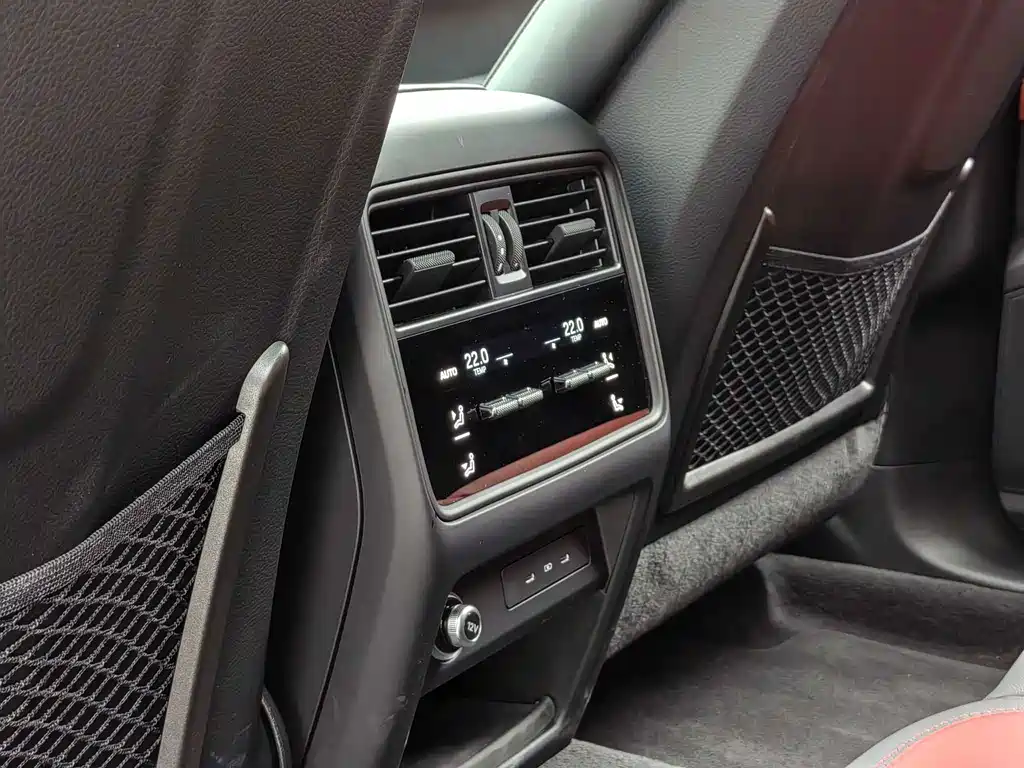 Porsche Cayenne — миниатюра 14
