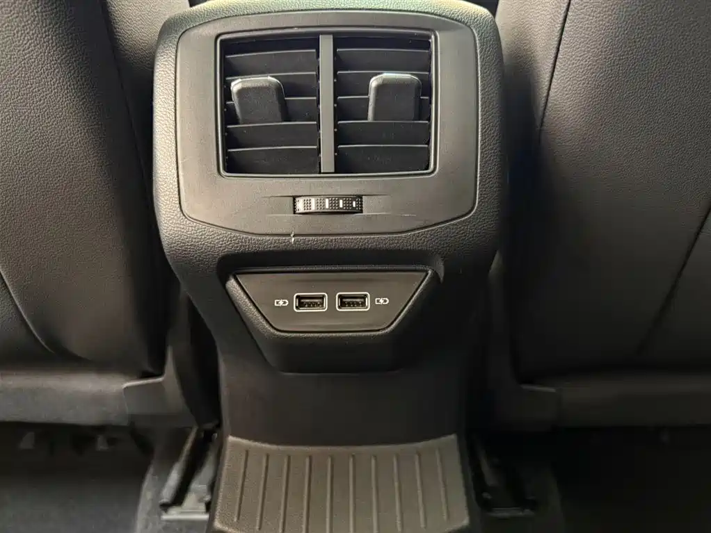 VOLKSWAGEN T ROC EXPLORING SONGS