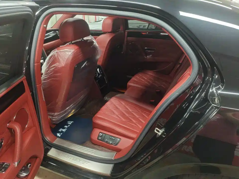 Bentley Flying Spur — миниатюра 4