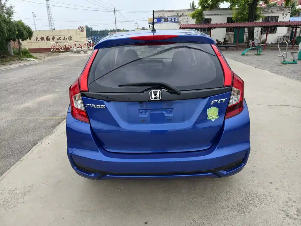 Honda Fit — миниатюра 5