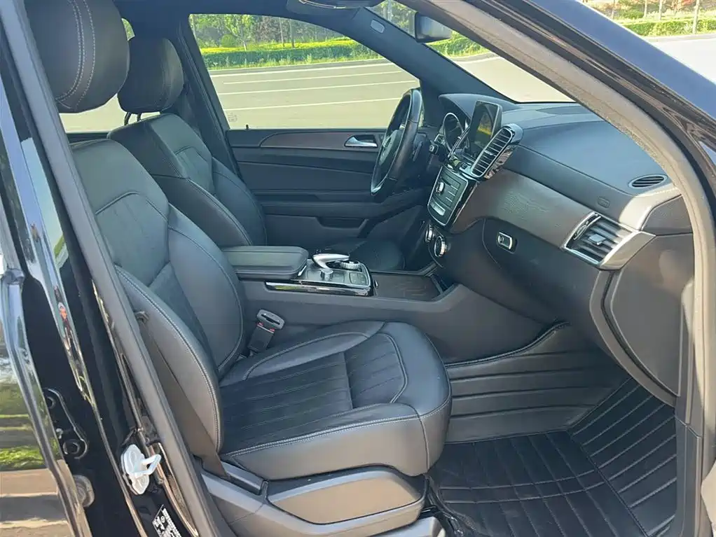 Mercedes-Benz GLE — миниатюра 12