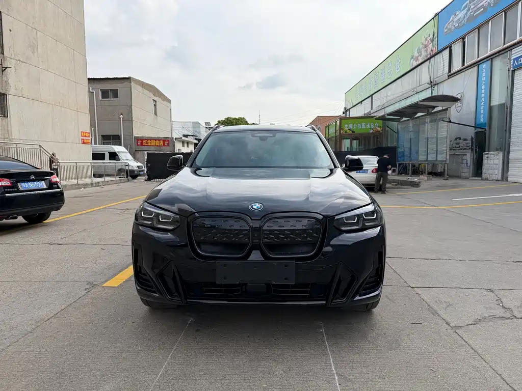 BMW iX3 2023 Lead