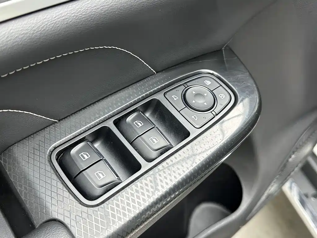 Haval M6 — миниатюра 10