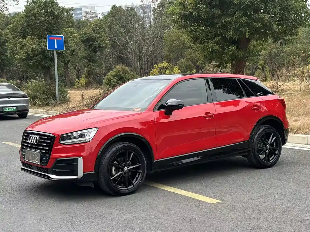 Audi Q2L 2019