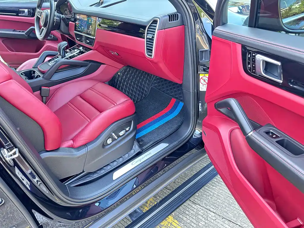 Porsche Cayenne — миниатюра 16
