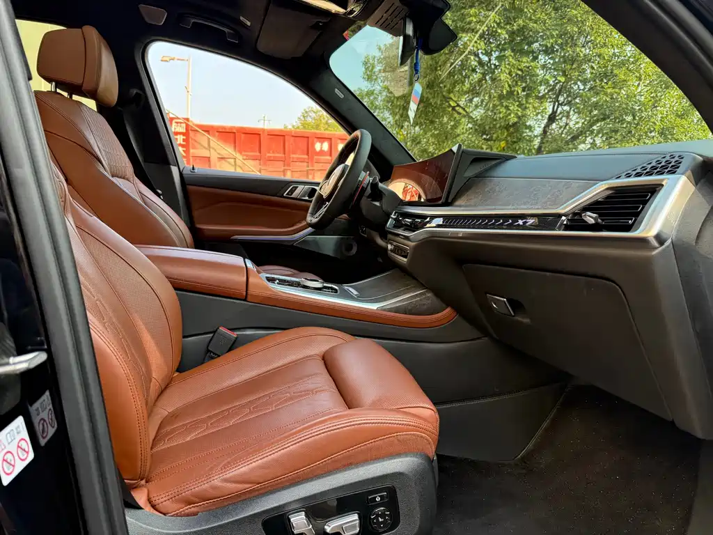 BMW X7 — миниатюра 12