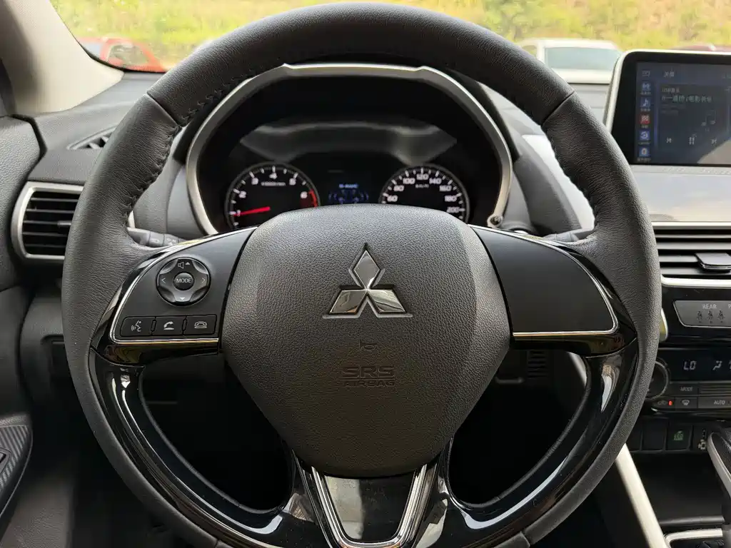 Mitsubishi Eclipse Cross — миниатюра 10