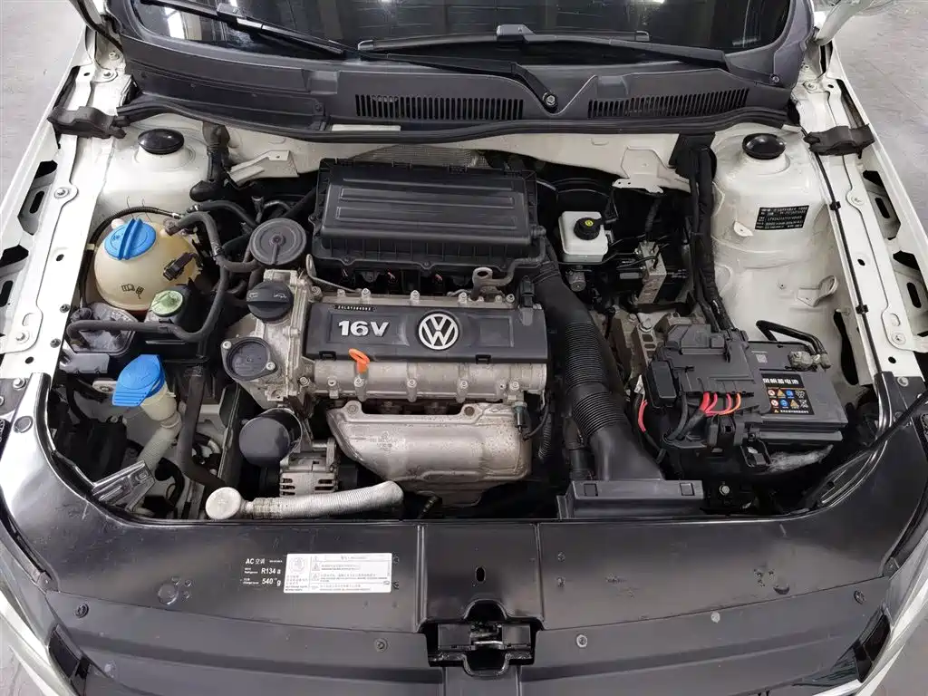 Volkswagen Bora 2015 1.6L AT Comfort