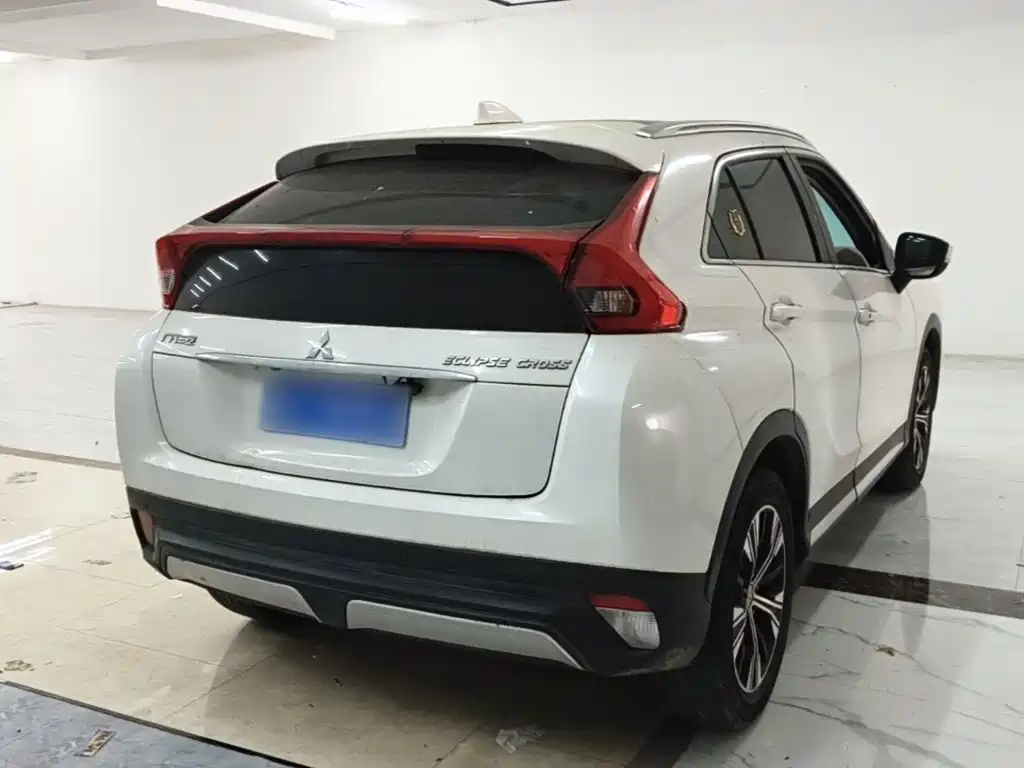 Mitsubishi Eclipse Cross — миниатюра 7