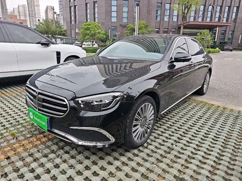 Mercedes-Benz E-Class — миниатюра 2
