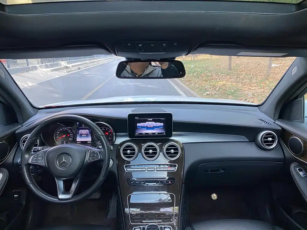 Mercedes-Benz GLC 2019 GLC 260 L 4MATIC