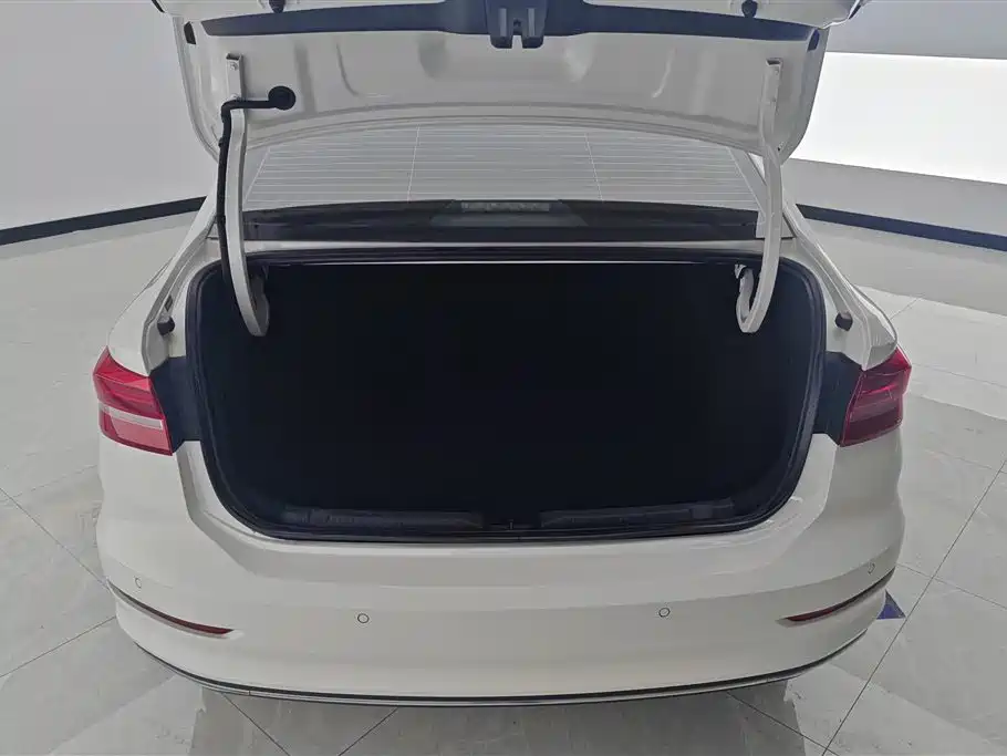 Volkswagen Lavida 2019 1.5L AT VI