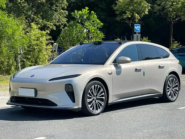 NIO ET5T