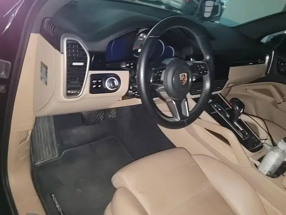 Porsche Cayenne — миниатюра 12