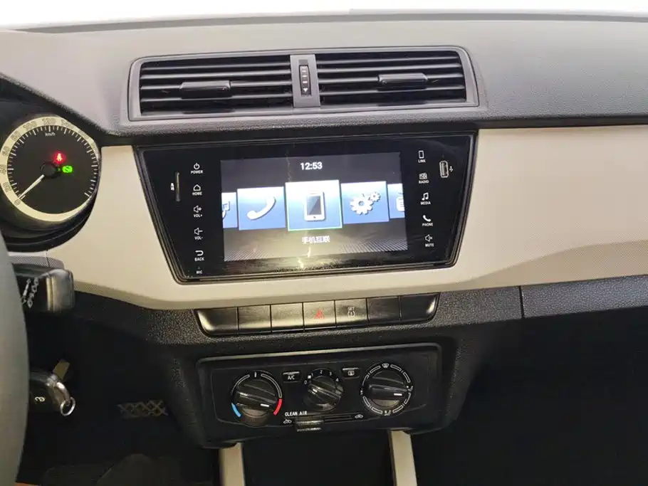 Skoda Fabia — миниатюра 13
