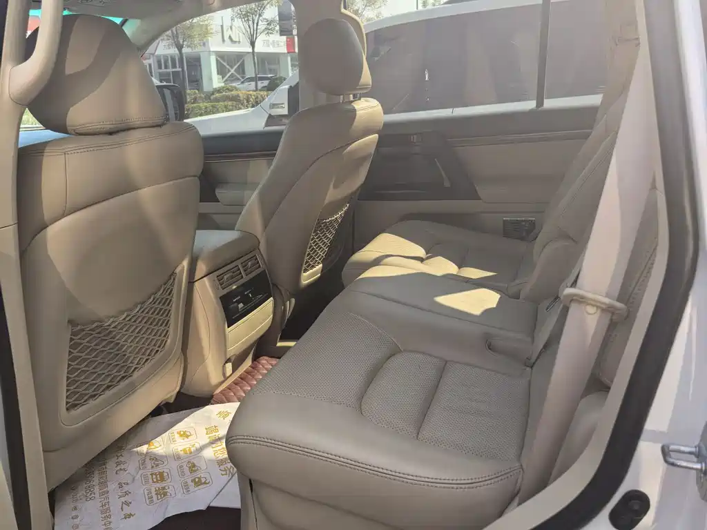 Toyota Land Cruiser — миниатюра 5