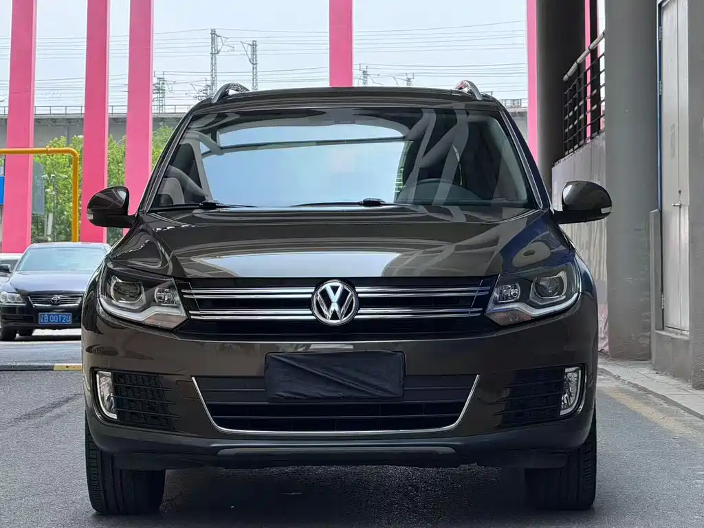Volkswagen Tiguan 2015 1.8TSI AT Luxury