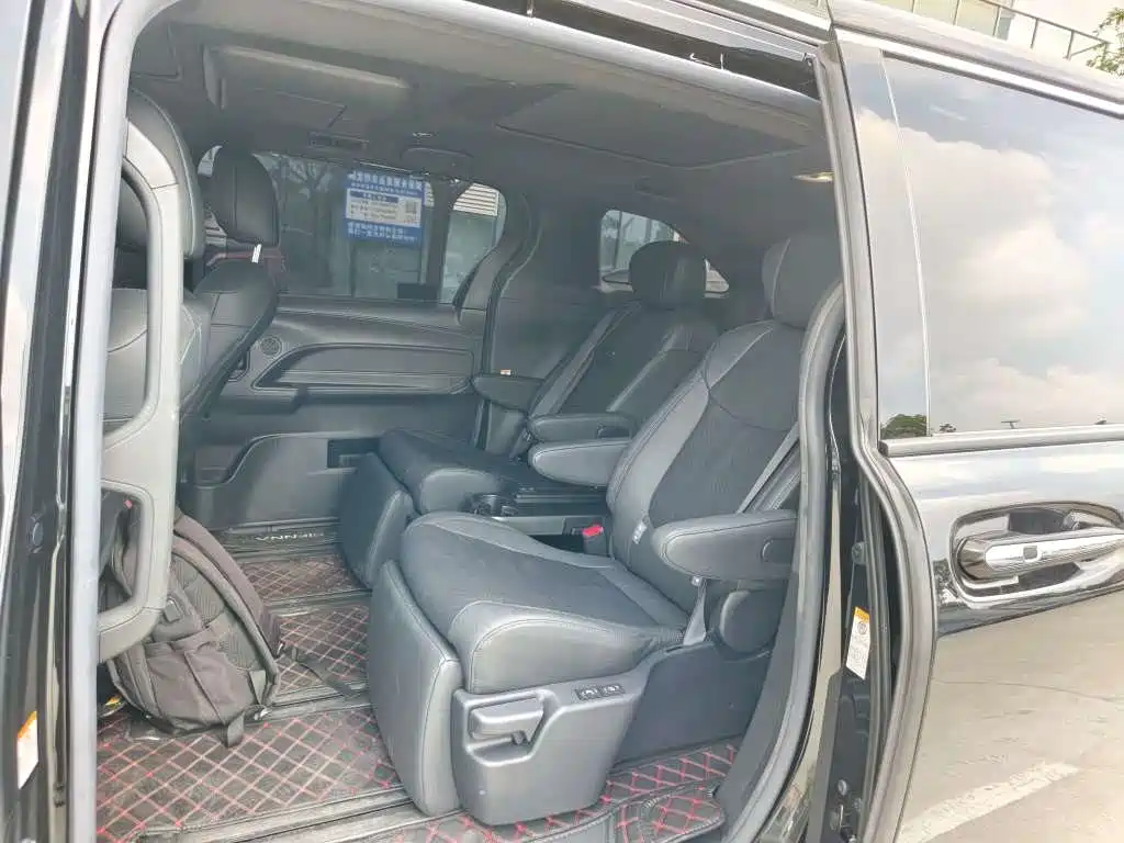 Toyota Sienna — миниатюра 7