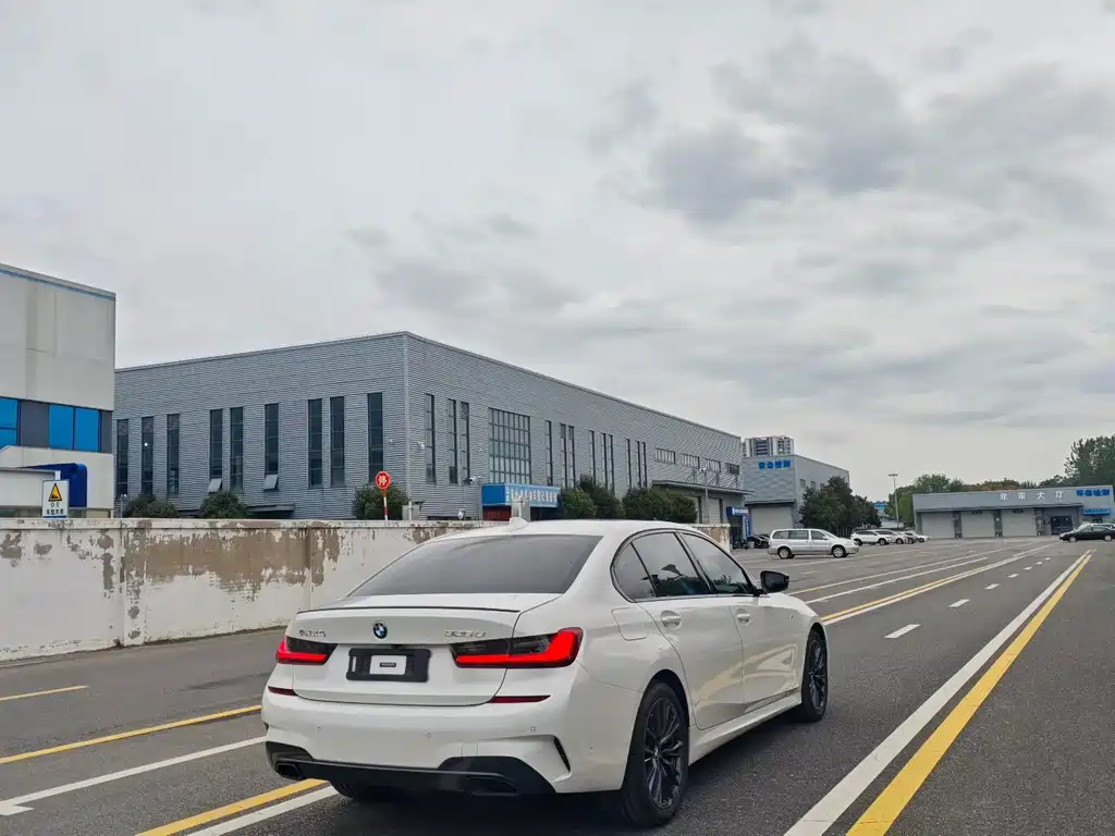 BMW 3 Series — миниатюра 6