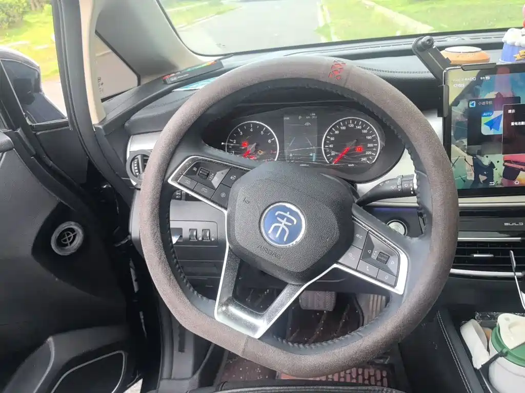BYD MAX — миниатюра 3
