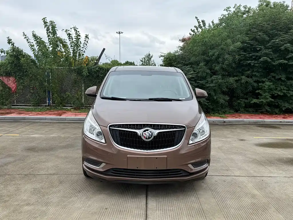 Buick GL8 — миниатюра 2