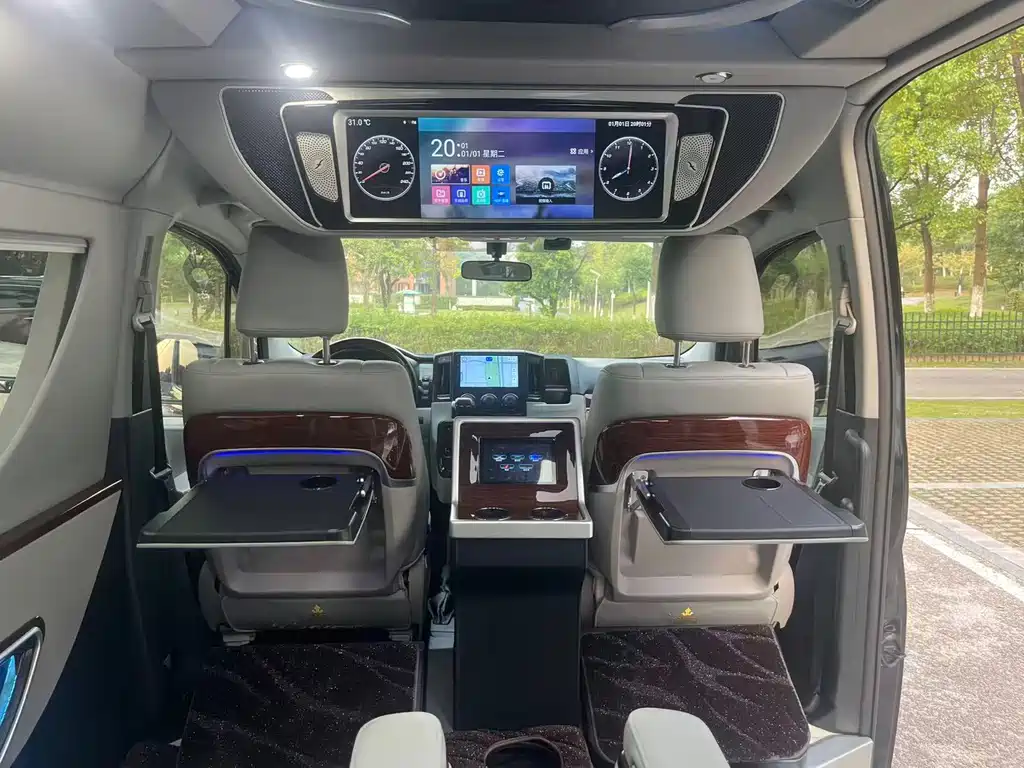 Toyota Hiace — миниатюра 19