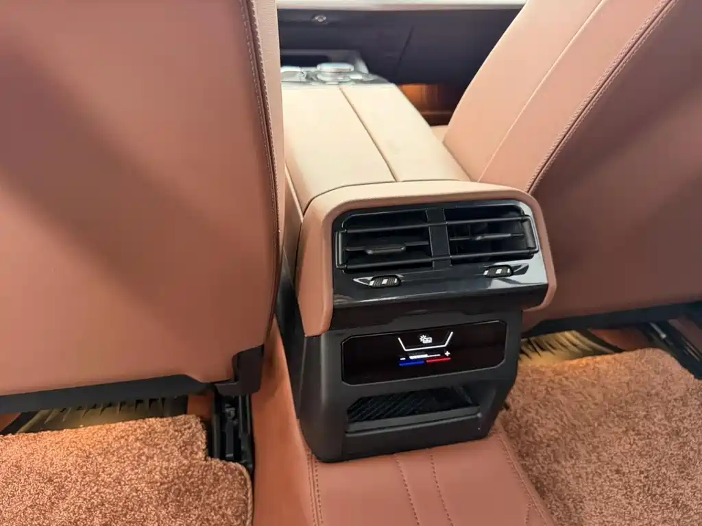 BMW 5 Series — миниатюра 15
