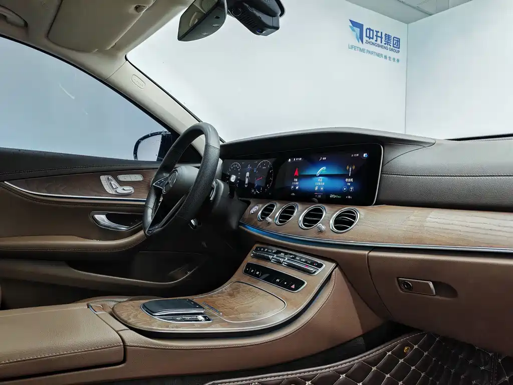 Mercedes-Benz E-Class — миниатюра 15
